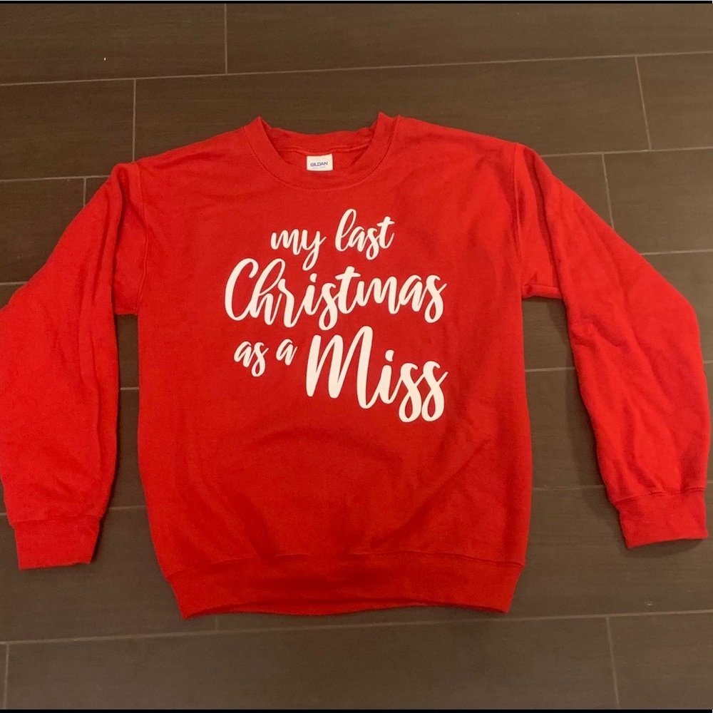 Red Women’s Small Holiday Sweatshirt